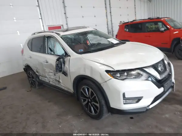 JN8AT2MT7HW380298 2017 NISSAN ROGUE - Image 1