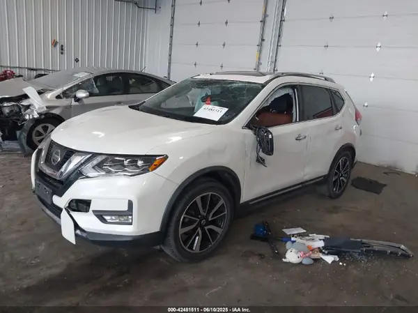 JN8AT2MT7HW380298 2017 NISSAN ROGUE - Image 2