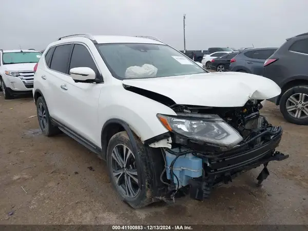 JN8AT2MT7HW380723 2017 NISSAN ROGUE - Image 1