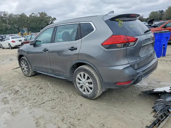 JN8AT2MT7HW383170 2017 NISSAN ROGUE - Image 2