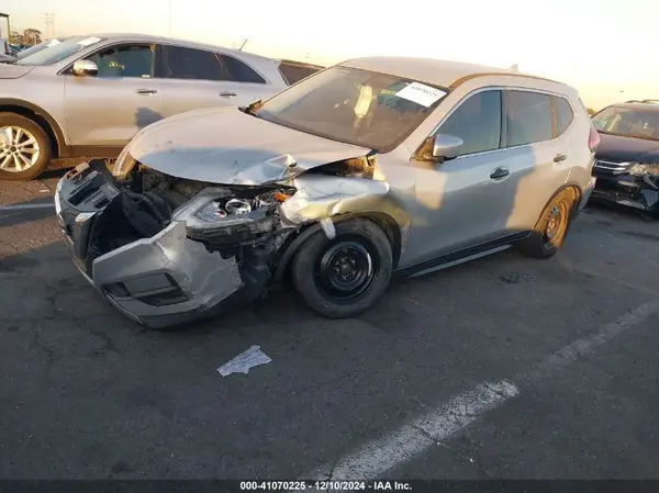 JN8AT2MT7HW383606 2017 NISSAN ROGUE - Image 2