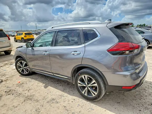 JN8AT2MT7HW383721 2017 NISSAN ROGUE - Image 2