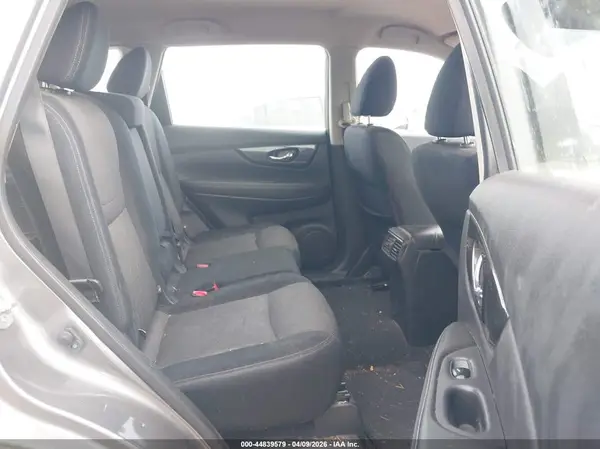 JN8AT2MT7HW387770 2017 NISSAN ROGUE - Image 8