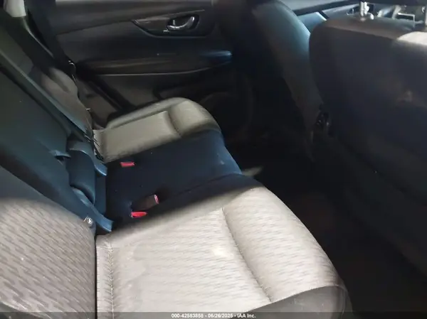 JN8AT2MT7HW389390 2017 NISSAN ROGUE - Image 8