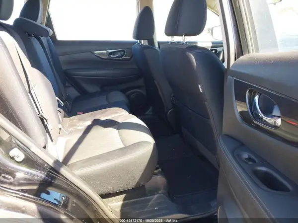JN8AT2MT7HW391205 2017 NISSAN ROGUE - Image 8
