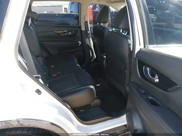 JN8AT2MT7HW397280 2017 NISSAN ROGUE - Image 8