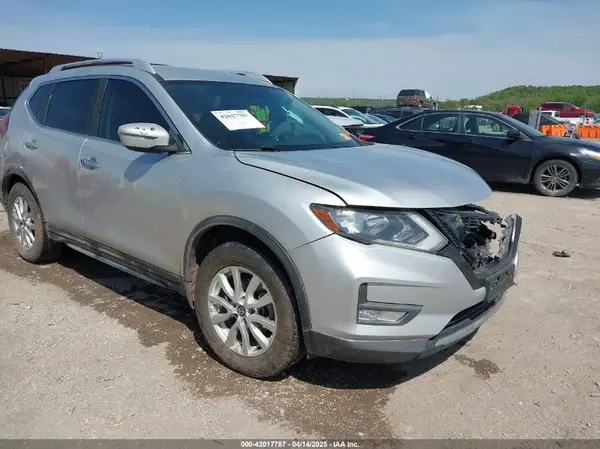 JN8AT2MT7HW398915 2017 NISSAN ROGUE - Image 1