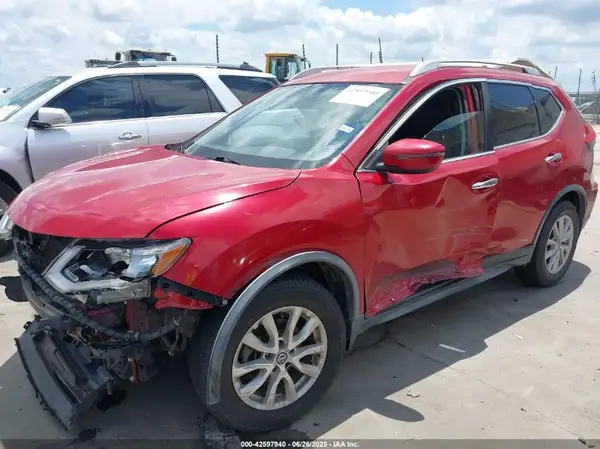 JN8AT2MT7HW403627 2017 NISSAN ROGUE - Image 2