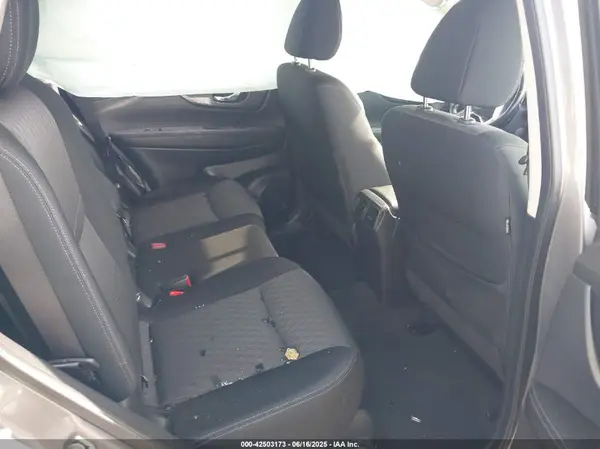 JN8AT2MT7HW404762 2017 NISSAN ROGUE - Image 8