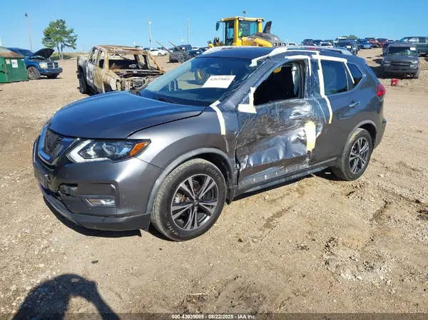 JN8AT2MT7HW405314 2017 NISSAN ROGUE - Image 2