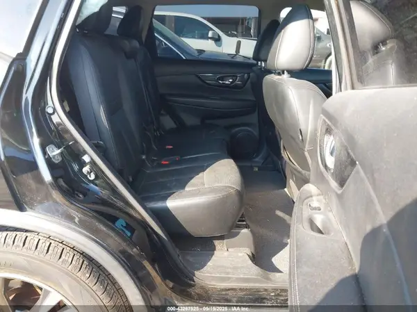 JN8AT2MT7HW405779 2017 NISSAN ROGUE - Image 8