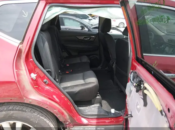 JN8AT2MT7HW407824 2017 NISSAN ROGUE - Image 8