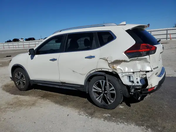 JN8AT2MT7JW451358 2018 NISSAN ROGUE - Image 2