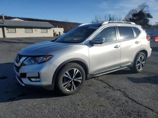 JN8AT2MT7JW453465 2018 NISSAN ROGUE - Image 1