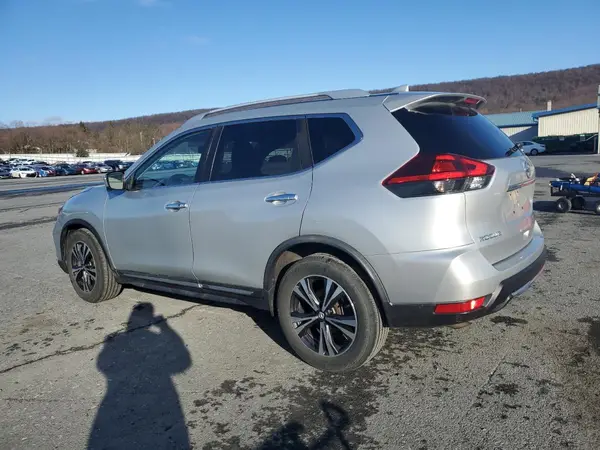 JN8AT2MT7JW453465 2018 NISSAN ROGUE - Image 2