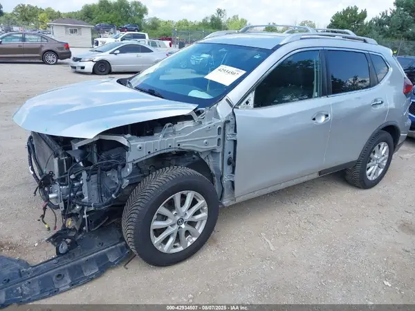 JN8AT2MT7JW455412 2018 NISSAN ROGUE - Image 2