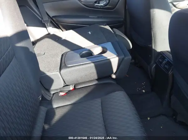 JN8AT2MT7JW458925 2018 NISSAN ROGUE - Image 8