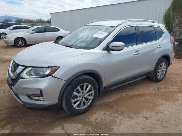JN8AT2MT7JW459086 2018 NISSAN ROGUE - Image 2