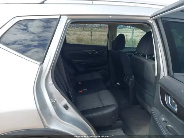 JN8AT2MT7JW459086 2018 NISSAN ROGUE - Image 8