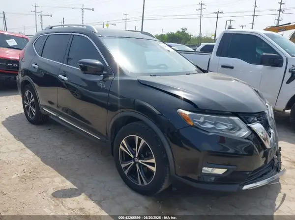 JN8AT2MT7JW460240 2018 NISSAN ROGUE - Image 1