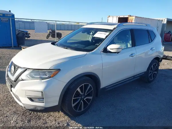 JN8AT2MT7JW461775 2018 NISSAN ROGUE - Image 2