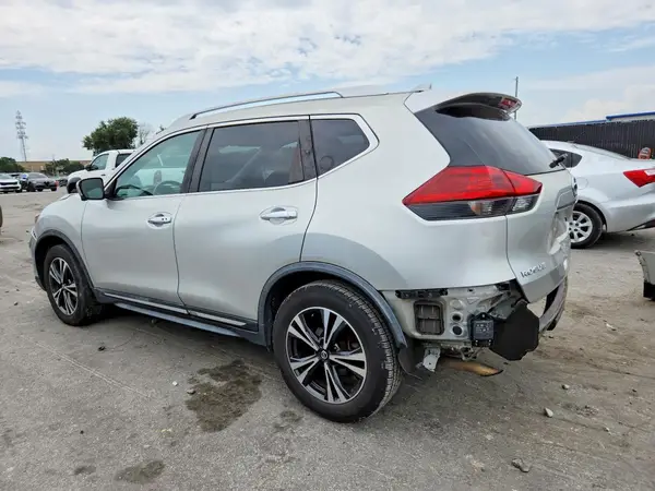 JN8AT2MT7JW463011 2018 NISSAN ROGUE - Image 2
