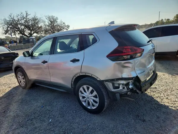 JN8AT2MT7JW463364 2018 NISSAN ROGUE - Image 2