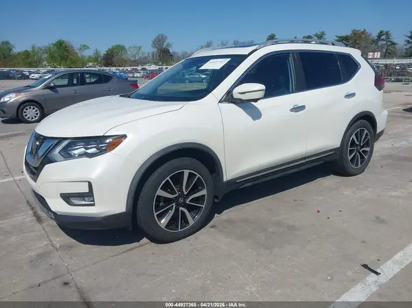 JN8AT2MT7JW465762 2018 NISSAN ROGUE - Image 2