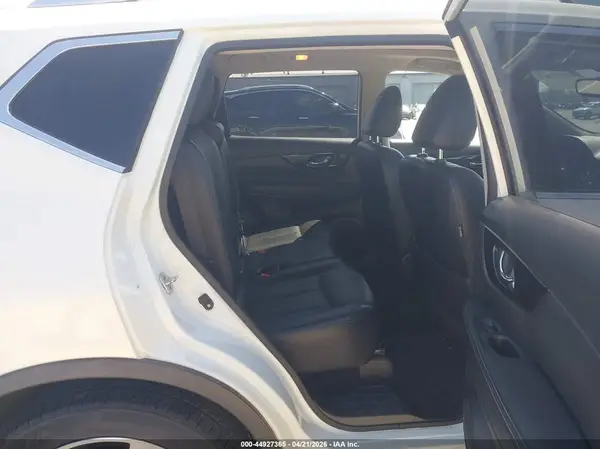 JN8AT2MT7JW465762 2018 NISSAN ROGUE - Image 8
