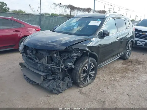 JN8AT2MT7JW465955 2018 NISSAN ROGUE - Image 2