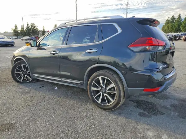 JN8AT2MT7JW467348 2018 NISSAN ROGUE - Image 2