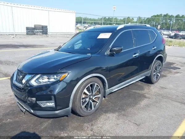 JN8AT2MT7JW468435 2018 NISSAN ROGUE - Image 2