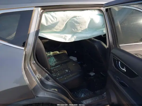 JN8AT2MT7JW468550 2018 NISSAN ROGUE - Image 8