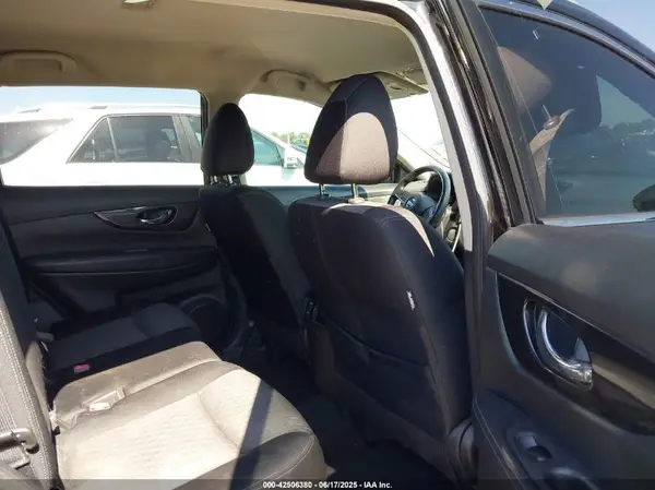 JN8AT2MT7JW470184 2018 NISSAN ROGUE - Image 8