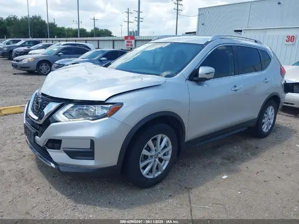 JN8AT2MT7JW470363 2018 NISSAN ROGUE - Image 2