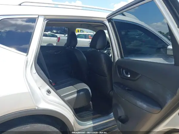 JN8AT2MT7JW470363 2018 NISSAN ROGUE - Image 8