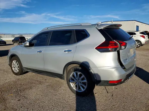 JN8AT2MT7JW486885 2018 NISSAN ROGUE - Image 2