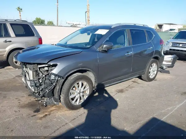 JN8AT2MT7KW250545 2019 NISSAN ROGUE - Image 2