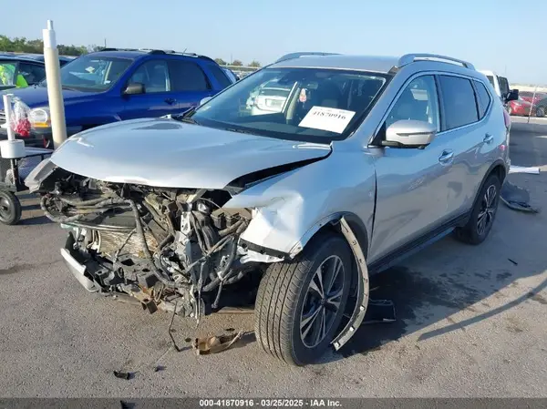 JN8AT2MT7KW251839 2019 NISSAN ROGUE - Image 2