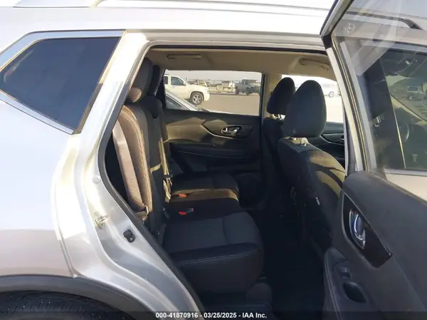 JN8AT2MT7KW251839 2019 NISSAN ROGUE - Image 8