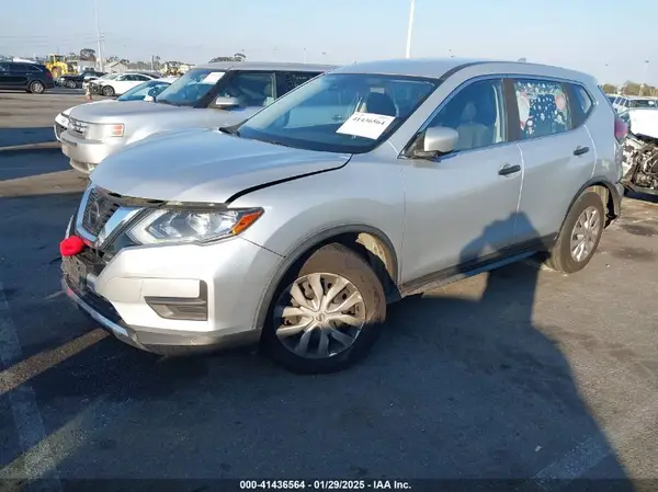 JN8AT2MT7KW256829 2019 NISSAN ROGUE - Image 2