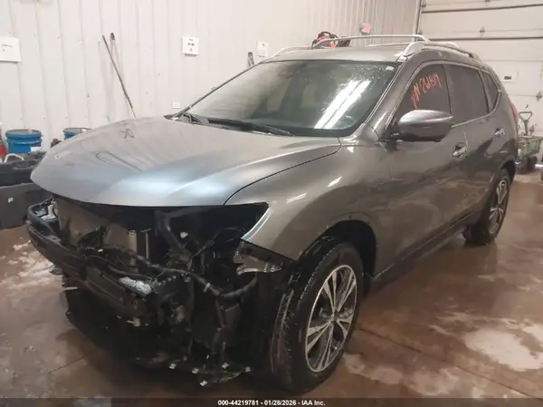 JN8AT2MT7KW261819 2019 NISSAN ROGUE - Image 2