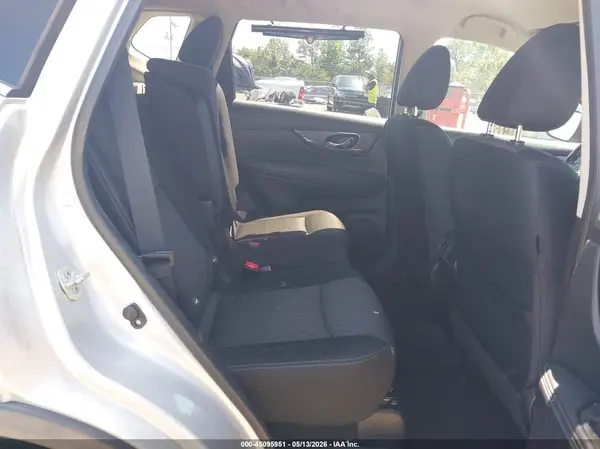 JN8AT2MT7KW266390 2019 NISSAN ROGUE - Image 8