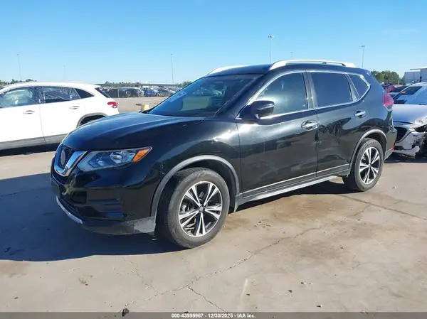 JN8AT2MT7KW269015 2019 NISSAN ROGUE - Image 2