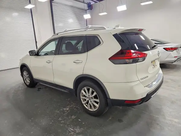 JN8AT2MT7LW005889 2020 NISSAN ROGUE - Image 2