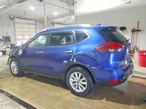 JN8AT2MT7LW009814 2020 NISSAN ROGUE - Image 2