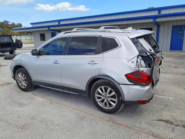 JN8AT2MT7LW012633 2020 NISSAN ROGUE - Image 2