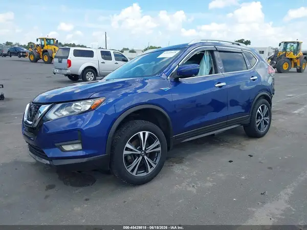 JN8AT2MT7LW032199 2020 NISSAN ROGUE - Image 2