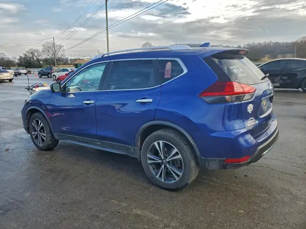 JN8AT2MT7LW043820 2020 NISSAN ROGUE - Image 2