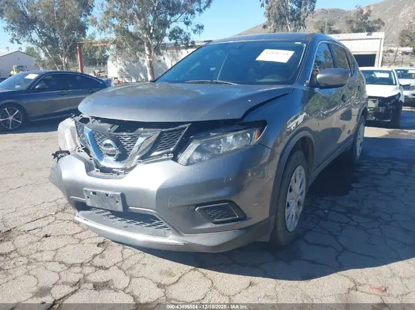 JN8AT2MT8GW004921 2016 NISSAN ROGUE - Image 2